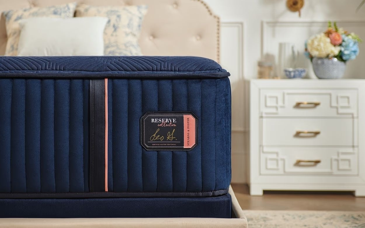 Stearns & Foster Reserve® 16" Medium Mattress