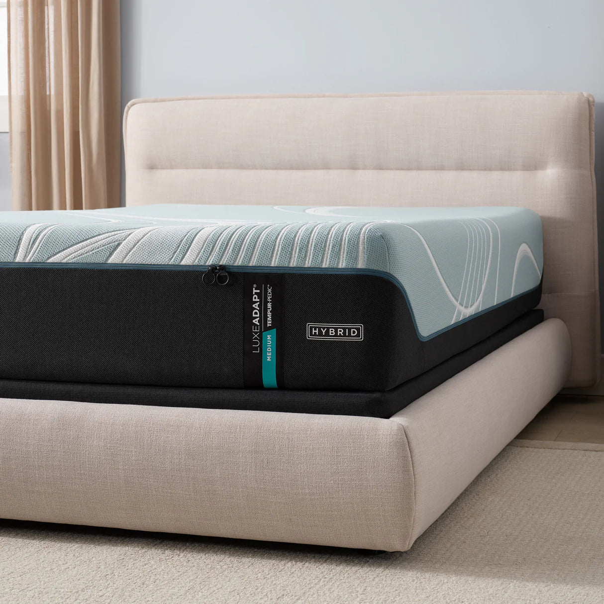 Tempur-Pedic TEMPUR-LuxeAdapt® 13" Medium Hybrid Mattress