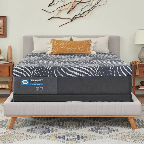 Sealy Posturepedic® Plus High Point 14” Hybrid Mattress