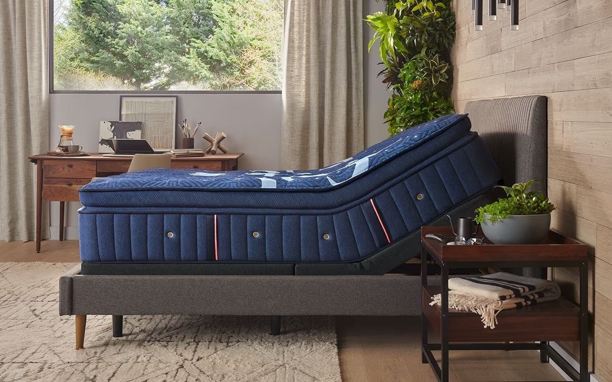 Stearns & Foster Lux Estate® 16" Euro Pillow Top Mattress