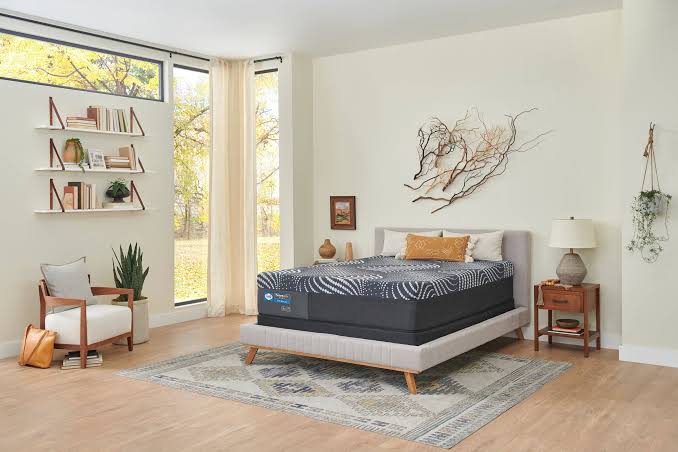 Sealy Posturepedic® Plus High Point 14” Hybrid Mattress